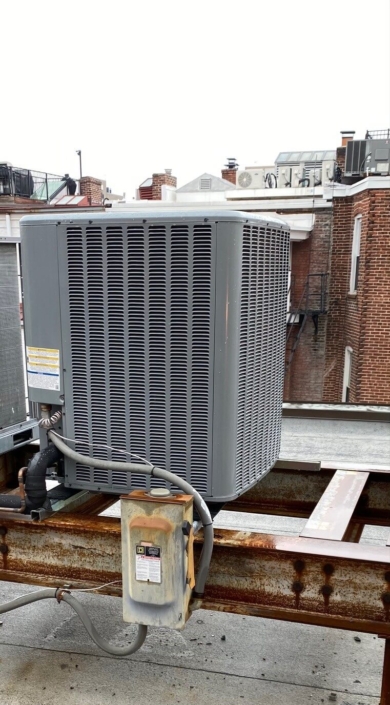 Kain and Associates- Installed a New Daikin condenser on the roof
